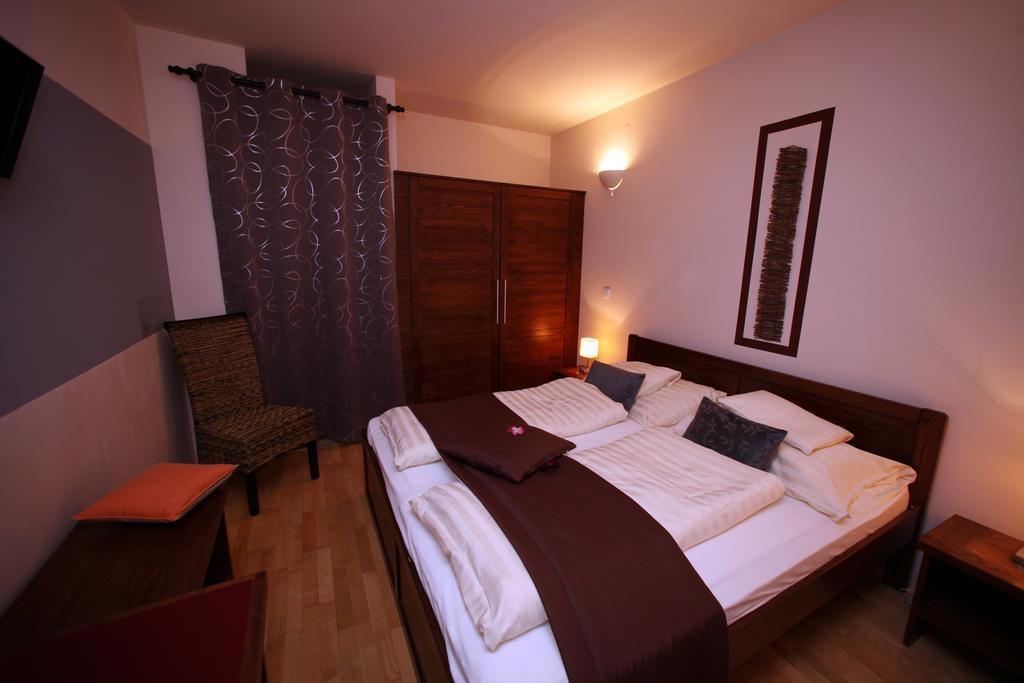 Landhaus Klambauer Ferienapartments Thermennaehe St Martins Therme Фрауэнкирхен Экстерьер фото